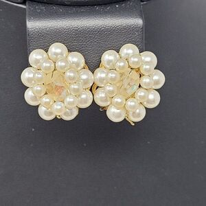 Vintage Signed Japan Gold Tone Faux Pearl‎ Clip-On Earrings Flower Rhinestone